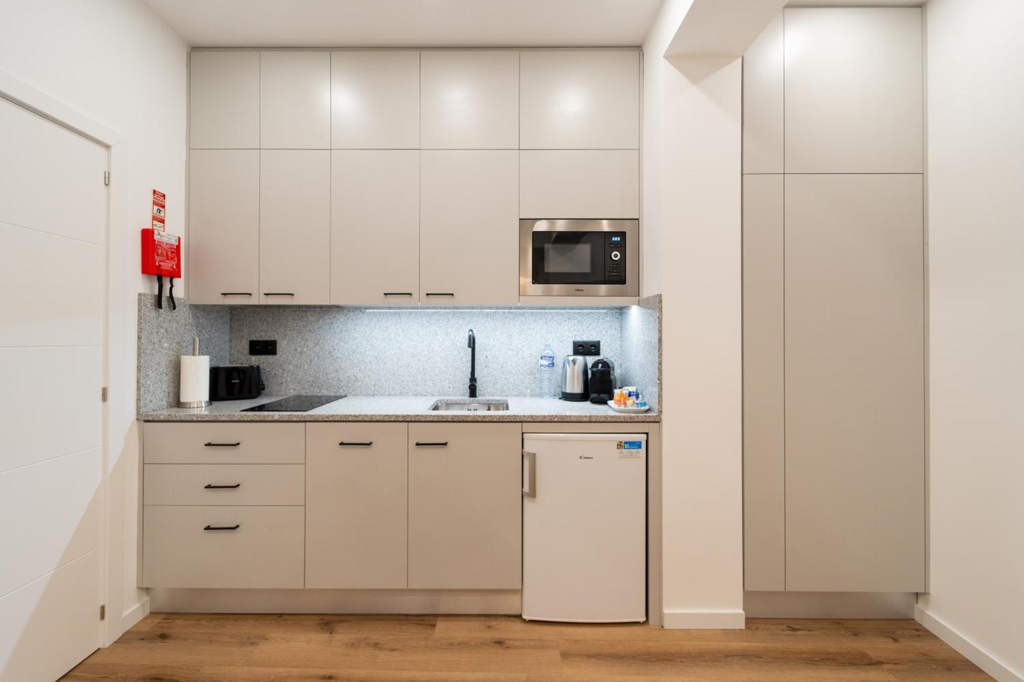Casa Flores - 2 Bedroom, Lift, Ac, Car Parking - Extra ปอร์โต ภายนอก รูปภาพ