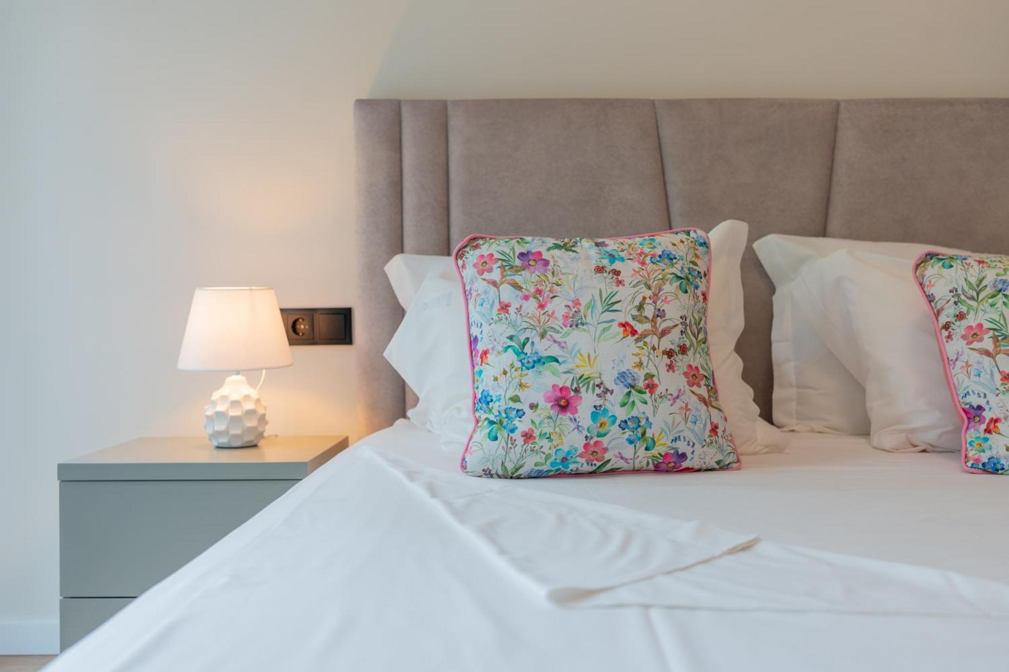 Casa Flores - 2 Bedroom, Lift, Ac, Car Parking - Extra ปอร์โต ภายนอก รูปภาพ