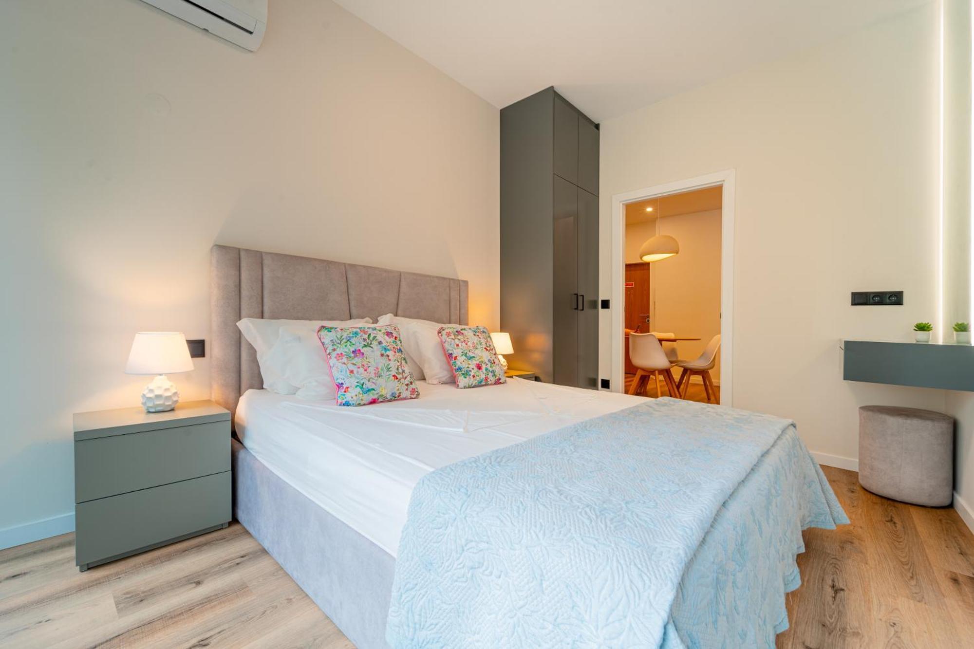 Casa Flores - 2 Bedroom, Lift, Ac, Car Parking - Extra ปอร์โต ภายนอก รูปภาพ